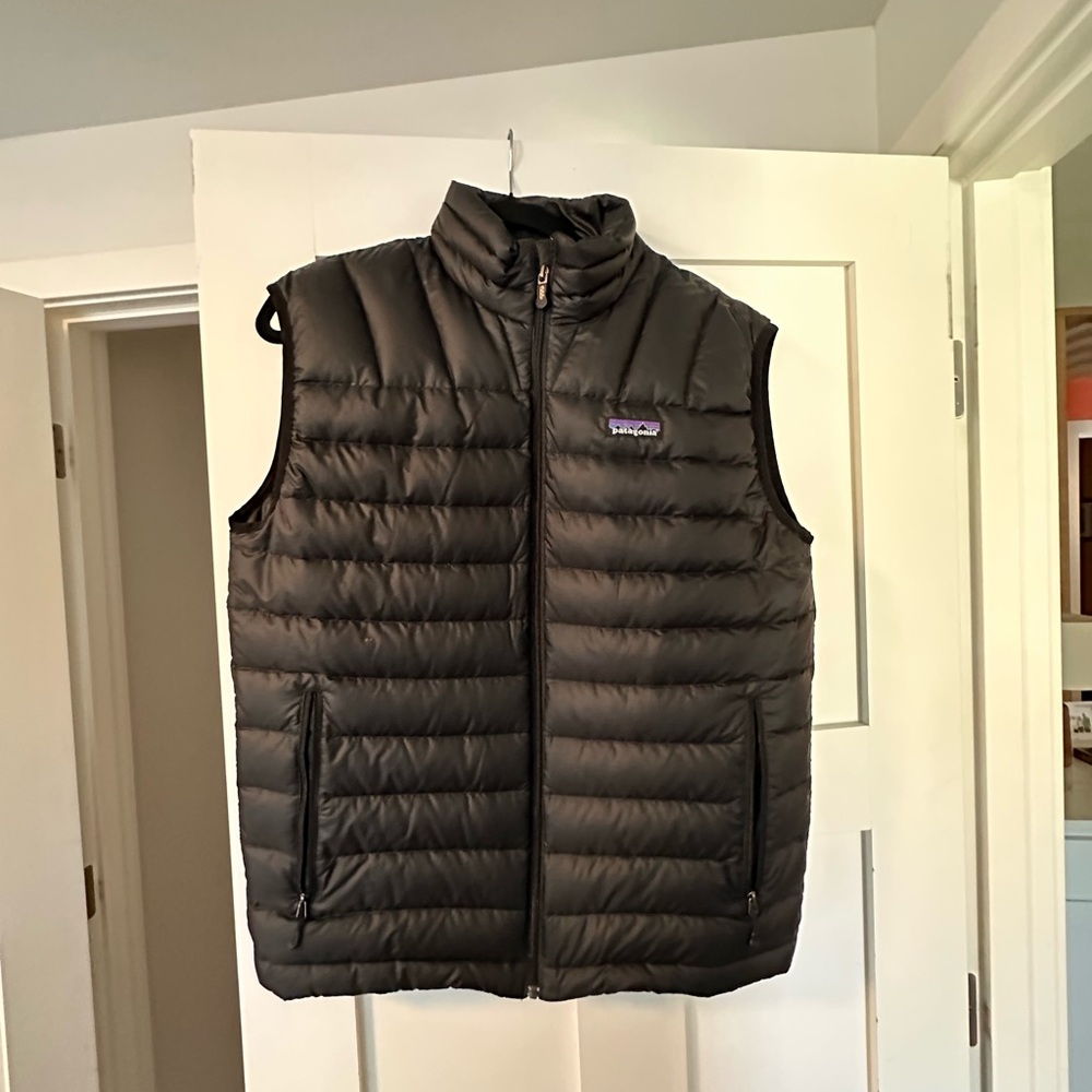 Patagonia Men's Medium Black Down Vest